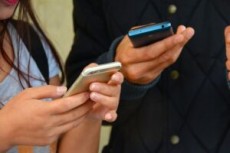 Uso del cellulare in azienda, come regolarlo?